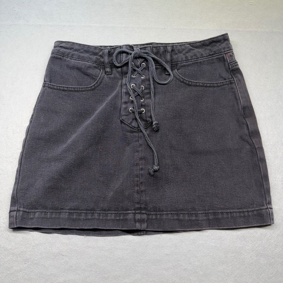 Kendall & Kylie Dresses & Skirts - Kendall & Kylie Womens Black Denim Lace Up Front Mini Skirt Size 25 100% Cotton